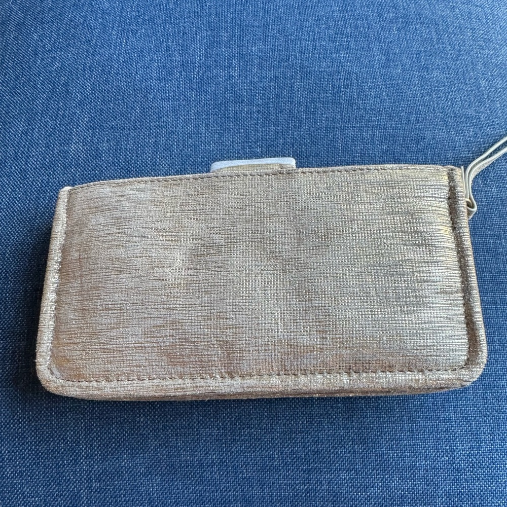 HOBO gold wristlet - Picture 2 of 5